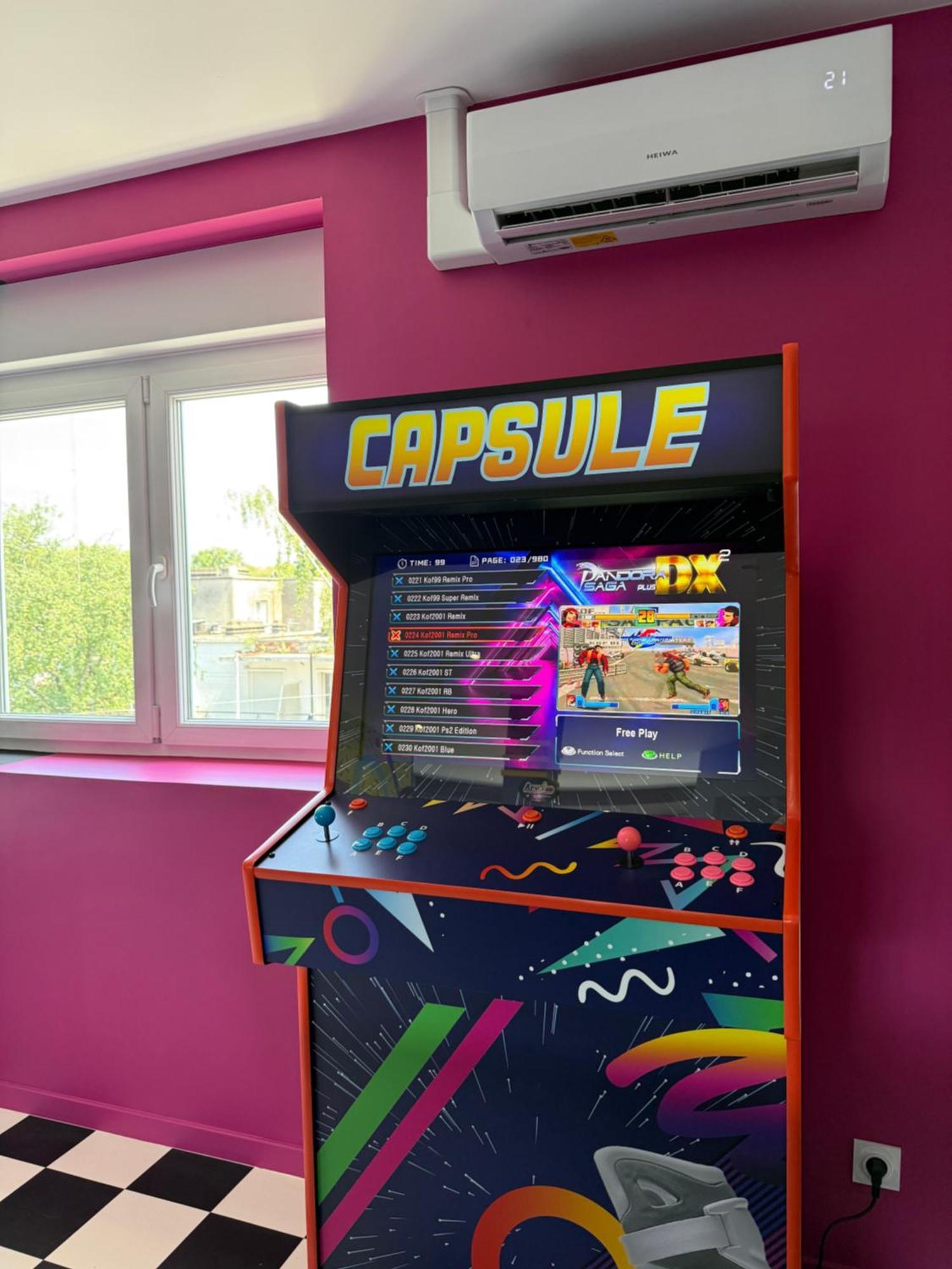 Capsule Retour Vers Le Futur Maubeuge Exteriör bild